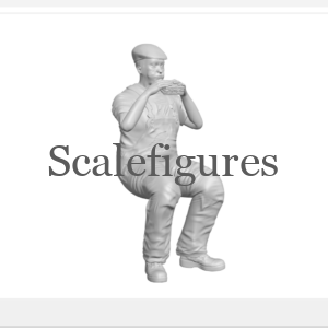 F82 - Worker sitting, eating sandwich