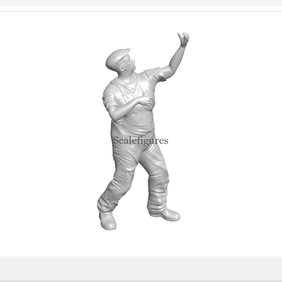 F59 - Worker pulling chain or rope